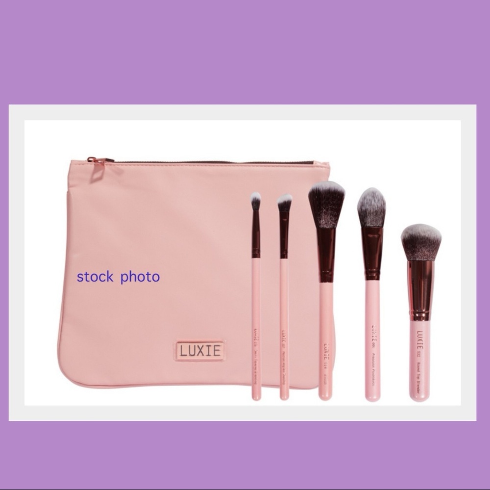 ❇️FIRM❇️Luxie Travel Brush Set and Cosmetics Bag